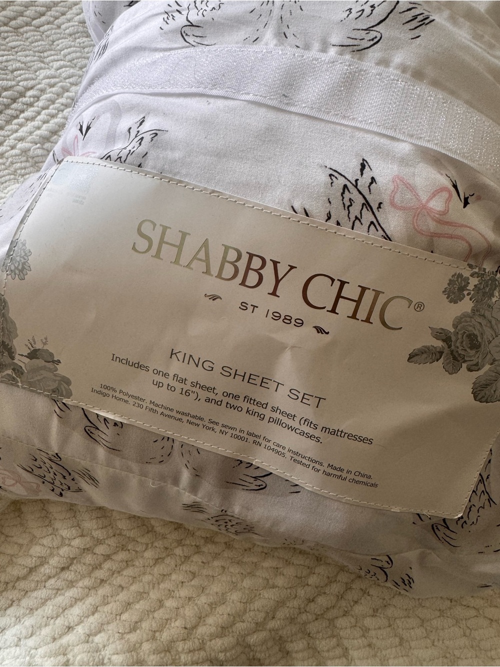 🩷🤍Shabby Chic White Sheet Set with Black Sketch love swans with Pink bows - King